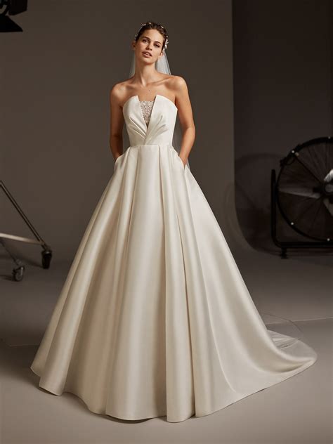 Phoebe Wedding Dress From Pronovias Uk