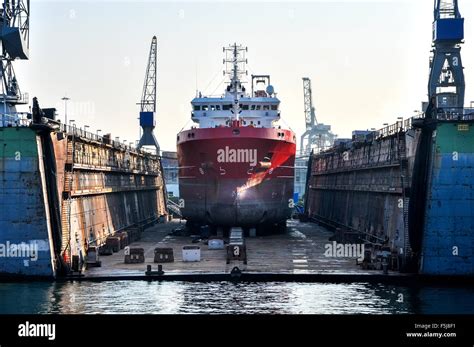 Floating Dry Dock Ship