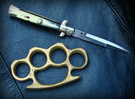 Antique Switchblade And Brass Knuckles Knives