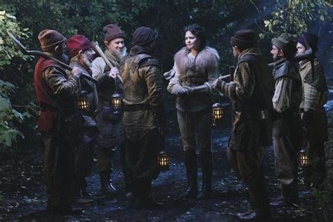 Once Upon A Time Ginnifer Goodwin Exclusive On Snow White Seven Dwarves Romance And More