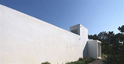 Models, all backed with warranties for better satisfaction. Amazing white house in Troia by Jorge Mealha Arquitecto