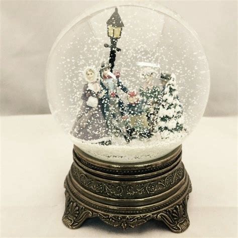 Vintage Snowglobe Uk Snow Globes Christmas Snow Globes Musical