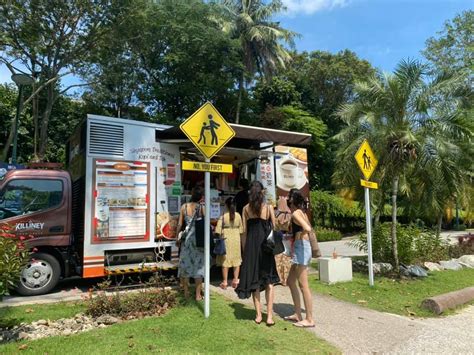 Toast Box Van Travels To Estates Around S Pore To Sell Kopi Toast