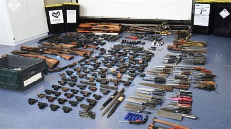 Amsterdam Weapons Amnesty Nets 68 Illegal Guns In The First Week Dutchnewsnl
