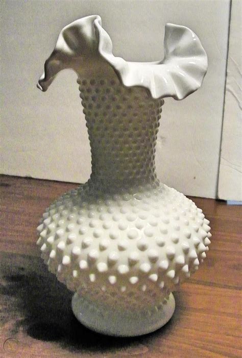 Large Vintage Fenton White Milk Glass Hobnail Ruffled Vase 11 Crimp Ruffle Rim 1737240242