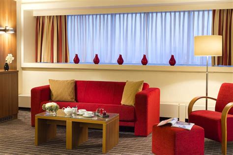 Sue george may 13, 2017 Holiday Inn Amsterdam din Amsterdam, Olanda0 oferte ...