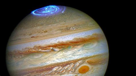 Hubble Captures New Images Of Jupiters Northern Lights Hubble Space
