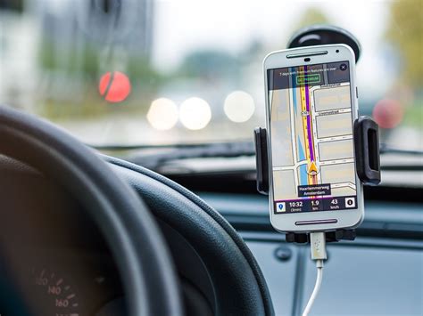 Malah penulis cuba merentasi ladang kelapa sawit dengan keadaan jalan yang berlecak. Pandu arah: Antara tanya orang, waze, google maps & gps ...