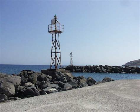 Νίσυρος, nísiros) is a volcanic greek island and municipality located in the aegean sea. Greek lightbeacons