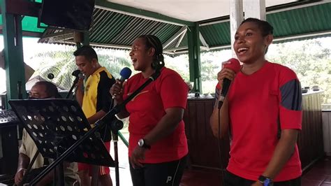 Viralgadis Papua Menyanyikan Lagu Jawa Dengan Suara Merdu Youtube
