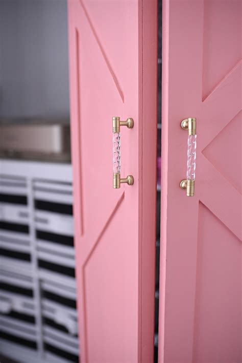 Browse & get results instantly. DIY Coral & Glam Bi-Fold Closet Door Makeover Tutorial ...