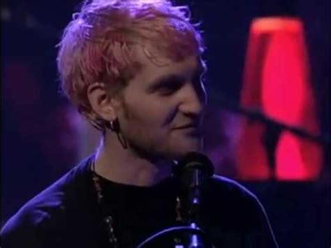 Layne staley, lead singer of alice in chains performing on mtv unplugged in 1996. Layne Staley nodding on MTV Unplugged - YouTube