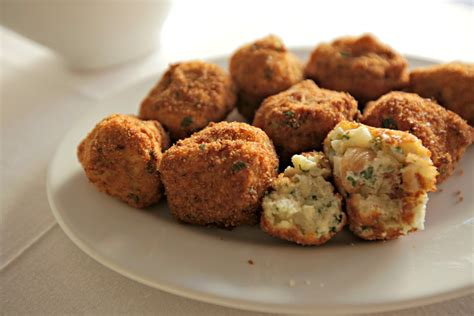 Then add some butter cubes, and using a pastry cutter or fork cut this butter until all the pieces are no bigger than the peas. How To Make Deep-Fried Garlic Bombs. Here's A Recipe And A ...