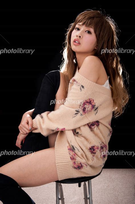 セクシーなドレスを着た女性 写真素材 [ 7234339 ] フォトライブラリー photolibrary