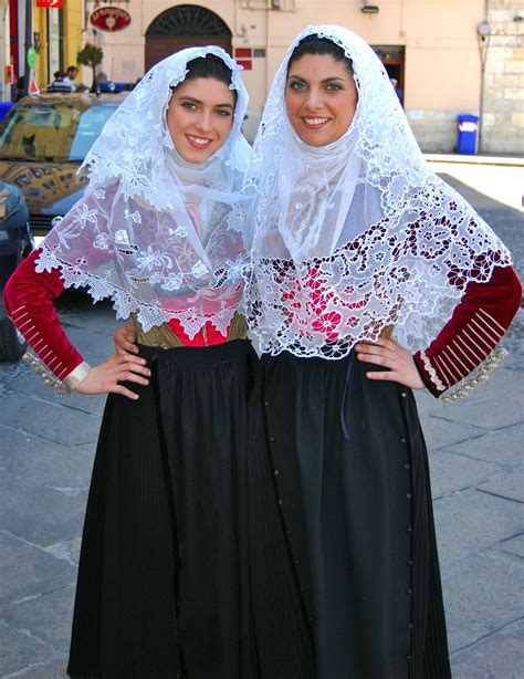 Traditional Costumes Of Sardinia Traditional Dresses Traditional