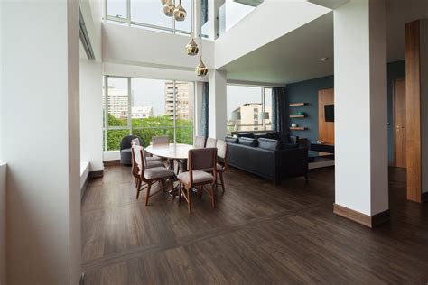 Vinyl Plank Flooring: Glue Down vs. Floating