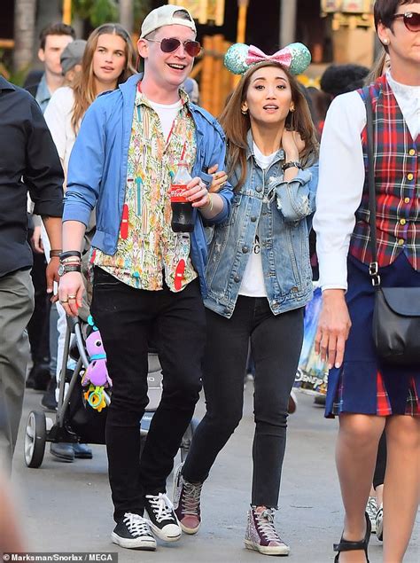 The duo met on the set of changeland in thailand and were first romantically linked when they were spotted out in july 2017. Macaulay Culkin and Brenda Song keep a low profile as they enjoy a romantic day out at ...