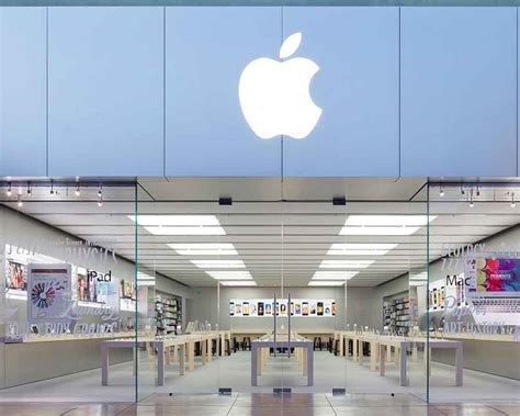 Eager To Offer Indian Customers Online In Store Experience Apple On