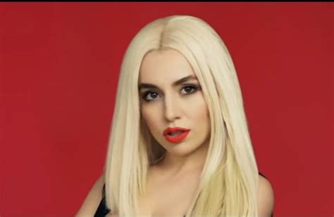 Pin By Odair Marroquin On Ava Max ⭐⭐⭐⭐⭐ In 2020 Ava Max
