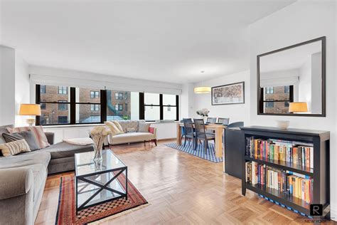 Mayfair Towers 15 W 72nd St Apartments For Sale And Rent In Upper West Side Nyc