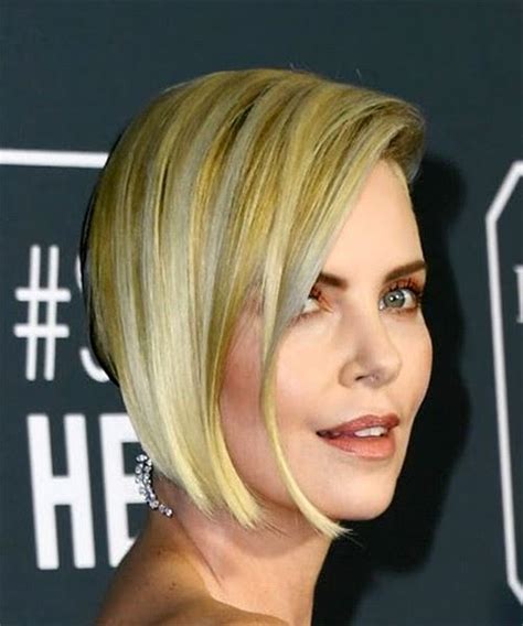 Charlize Therons 19 Best Hairstyles And Haircuts