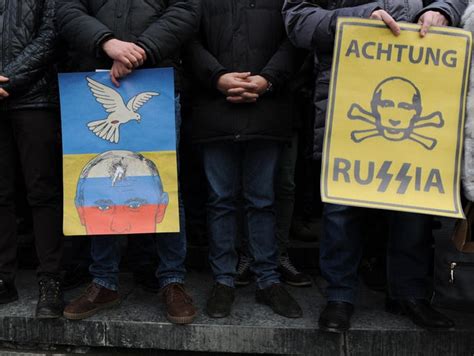 Ukraine Government Battles Pro Russia Rebels
