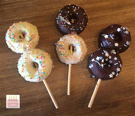 They have an assortment of bakery items, jams, diary, ice cream, and a limited supply of deli meats. Donut-Achten (8) | Kindergeburtstag essen schule ...