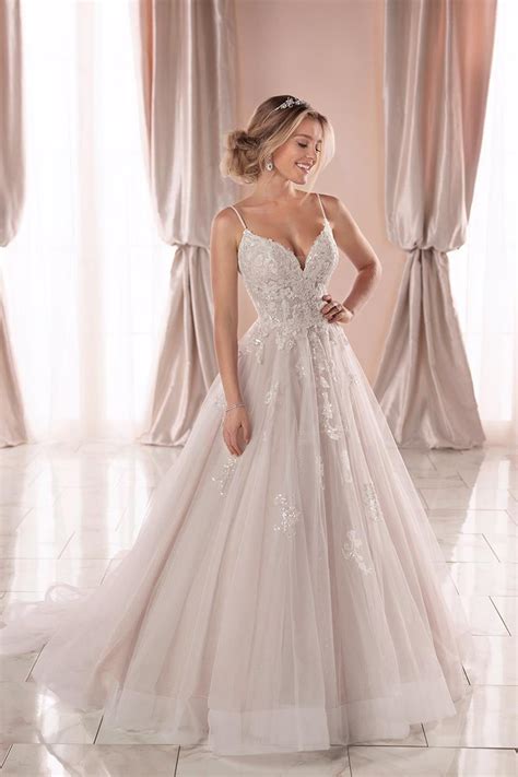 6886 Wedding Dress From Stella York Uk
