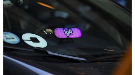 Legislation Will Require All Uber Lyft Drivers To Have Illuminated Signs While Driving Youtube