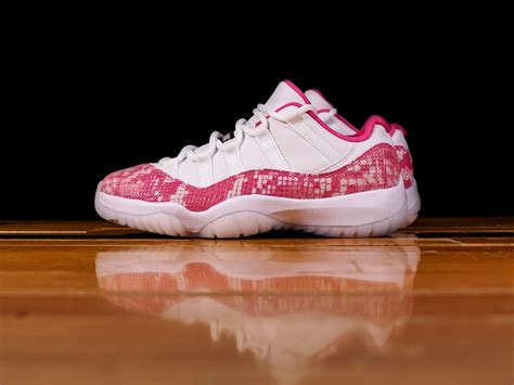 Air Jordan 11 Low Pink Snakeskin Sneakersfr