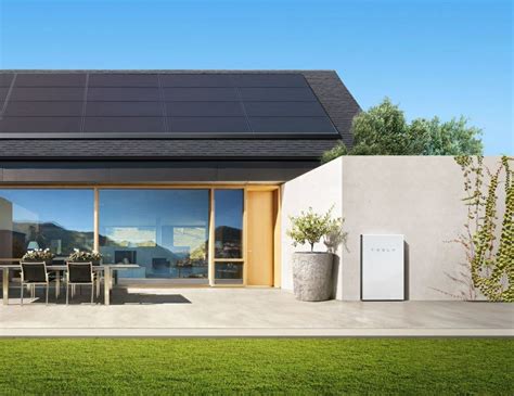 Teslas Solar Panels To Be Sold Only With Powerwall Bloomberg