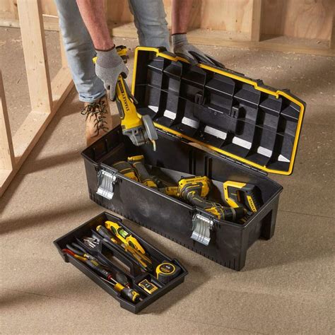 Stanley Fatmax Structural Foam Tool Box With Water Seal 730mm28