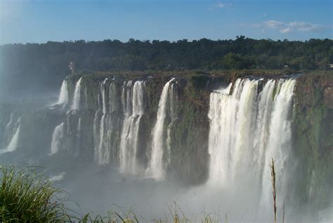 P0001284 Argentina Iguazu Falls Shields Around The World