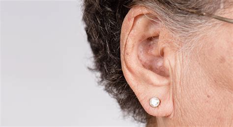 Detached Connected Earlobes Or Are They Detached And Dangly Betoniks