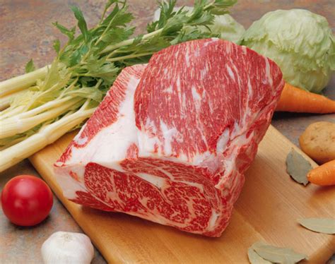 牛ステーキ肉のブロック 25236003484 の写真素材イラスト素材アマナイメージズ