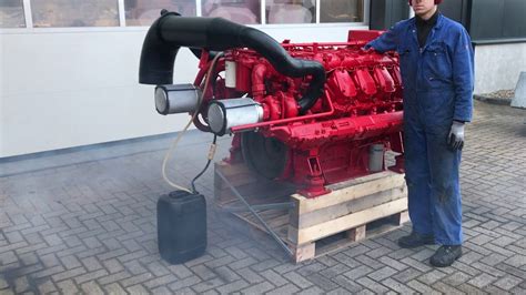 Iveco 8281 Srm7011 V8 700 Pk Marine Diesel Motor Stocknr 3738 Youtube