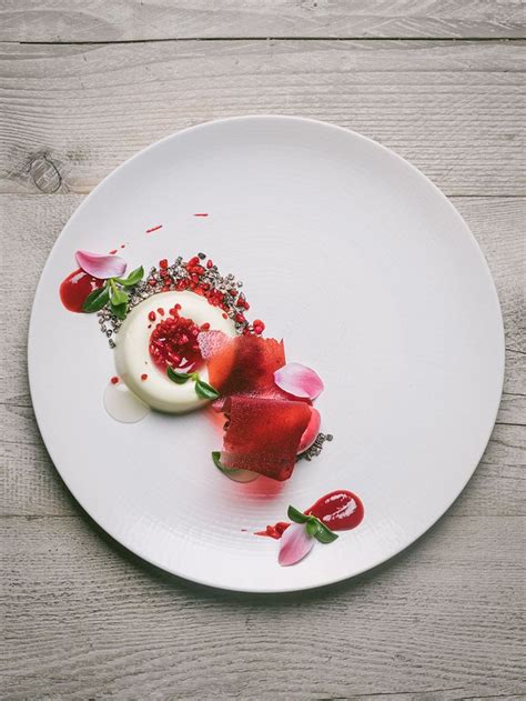 Desserts are good candidates for the deconstructed approach; 89 best plated dessert / dressage à l'assiette images on ...