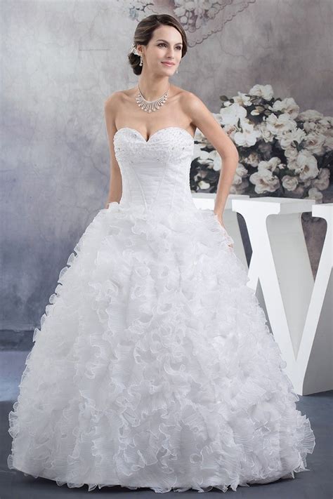 Beautiful Ball Gown Sweetheart Crystal Beaded Organza Ruffle Wedding