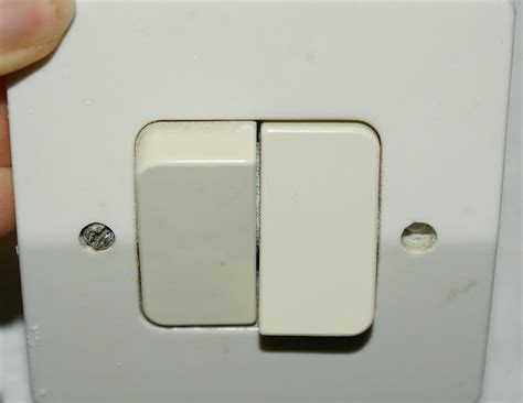 Niko interrupteur permutateur double permutateur mosaic 10 a 2 modules blanc espace grand commander une ou plusieurs lampes. électricité conseilspour fabriquer un permutateur