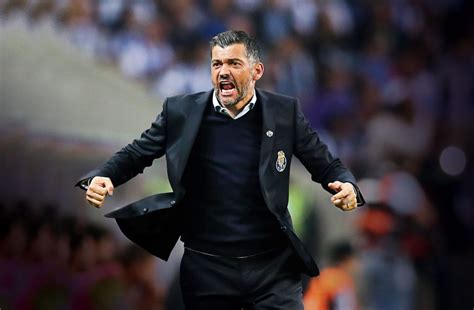 Questionado sobre o desentendimento com a claque super dragões, sérgio conceição comparou a situação a problemas de família, considerando que este tipo de situações deve. Visão | Sérgio Conceição, o bom rebelde