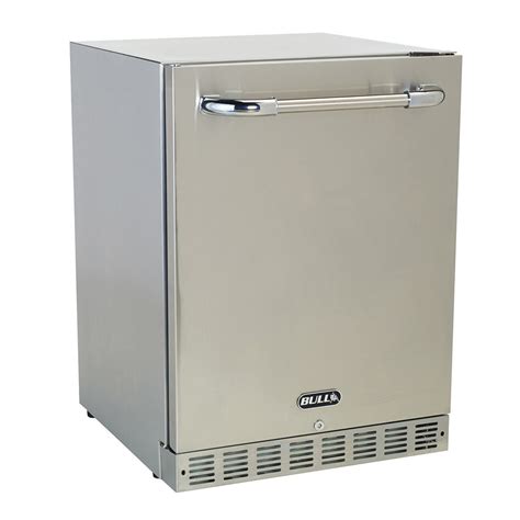 The series ii premium outdoor refrigerator, 5.6 cubic feet from bull provides a premium refrigeration alternative for your perfect outdoor kitchen. Bull Premium Outdoor Rated Stainless Fridge