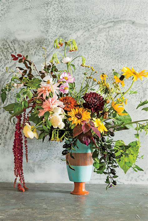 Tips on how to grow a cut flower garden from gardener and florist helena willcocks. Here's How To Grow Your Own Bouquet With A Cut Flower ...