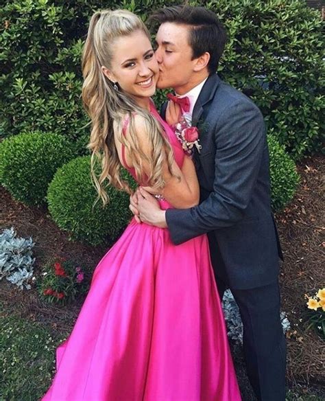 Pin By Rebekah Carver On Prom Pictures Prom Pictures Couples Prom