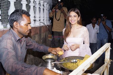 Kriti Kharbanda At Special Screening Of Film Shaadi Mein Zaroor Aana On 8th Nov 2017 Kriti