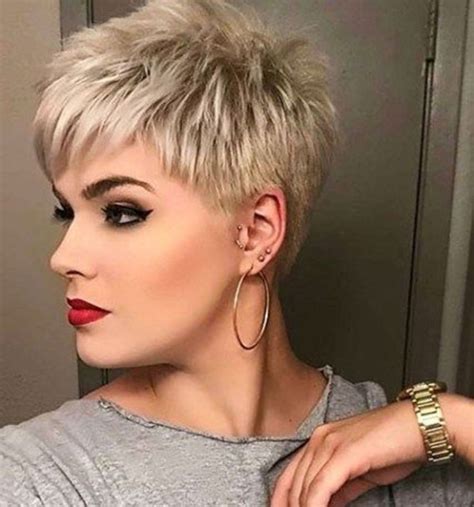 It is perfect for the woman on the go and looks best on the petite to slimmer face. 20+ Best Short Pixie Cuts for Women | Hairstyles and ...