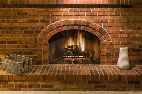 There's nothing better in fall and winter th. Log cabin heating: Fireplace or electric heating | Pineca.com