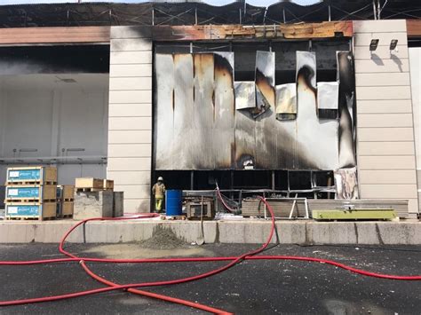 Ile ilgili tüm haberleri, son dakika haber ve gelişmelerini bu sayfamızdan takip edebilirsiniz. SON DAKİKA: İstanbul'da trafo merkezinde yangın: 1 ölü | NTV