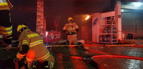 Explosão e incêndio deixam padaria destruída no Paranoá