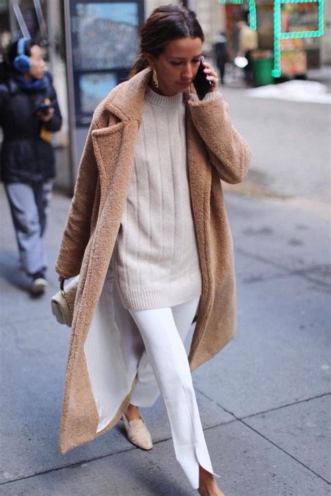 Colour Outfit Ideas 2020 Beige Sweater Look Minimalist Fashion