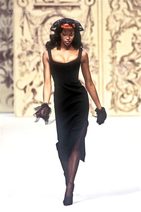 Naomi Campbell 90s Runway Fashion Fashion Fashion Models